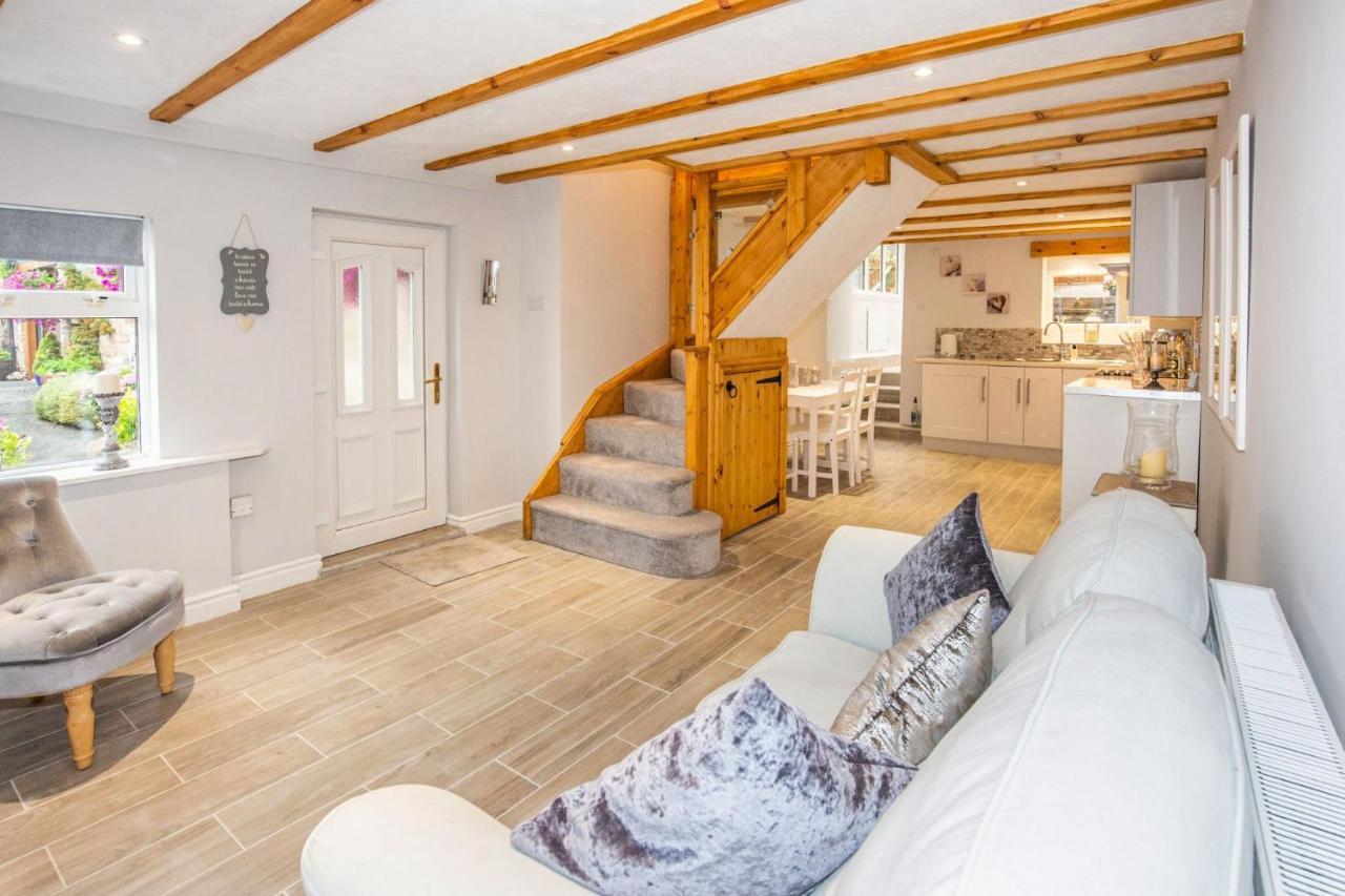 Snowdrop Cottage Nr Alton Towers & Peak District, Sleeps 4+2 Cauldon Exterior photo